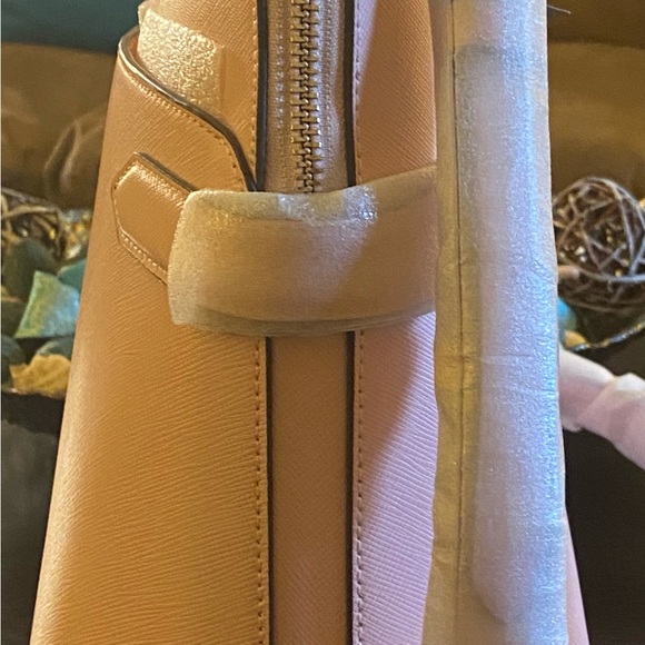 KATE SPADE BACKPACK WITH MATCHING WRISTLET - Picture 6 of 6